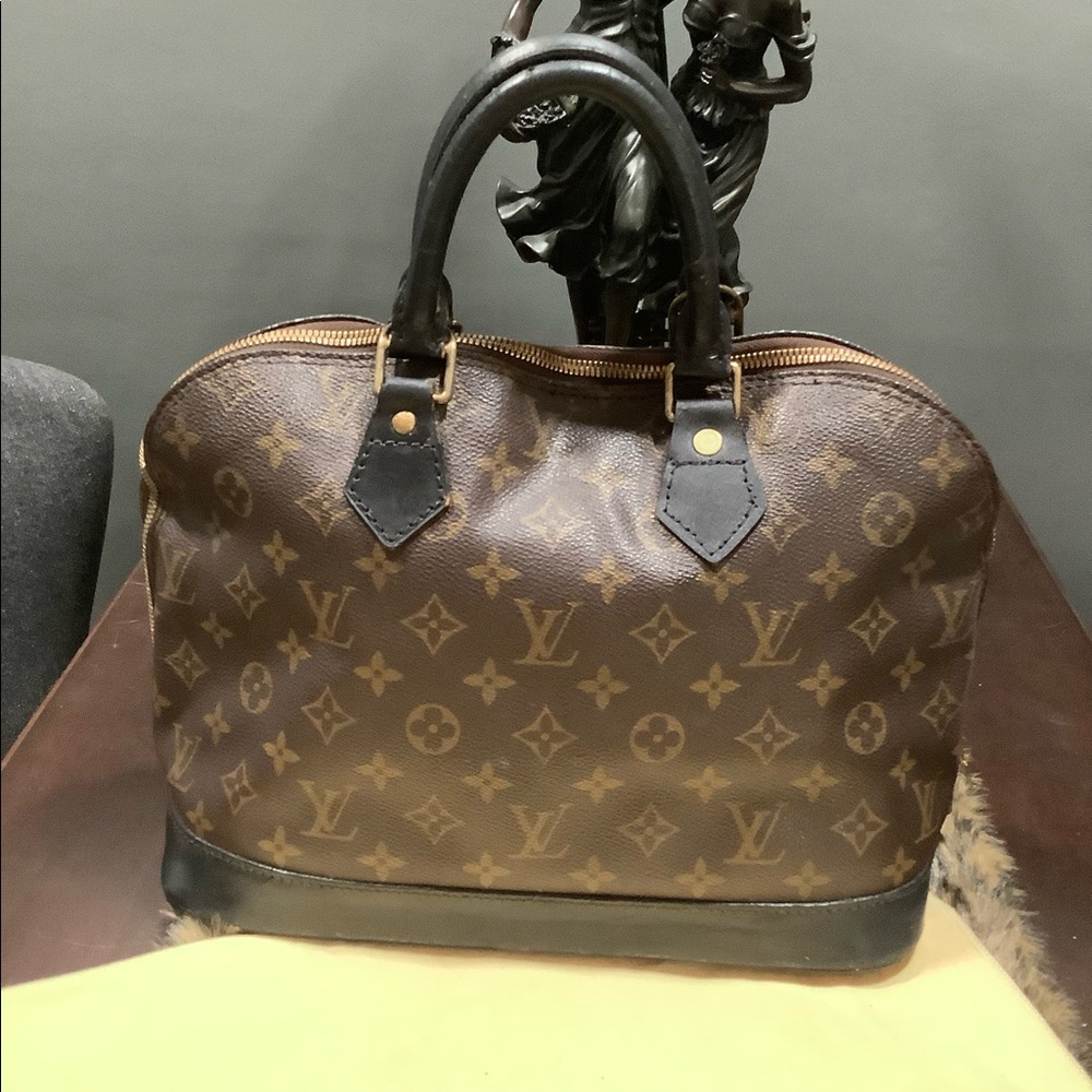 LOUIS VUITTON ALMA